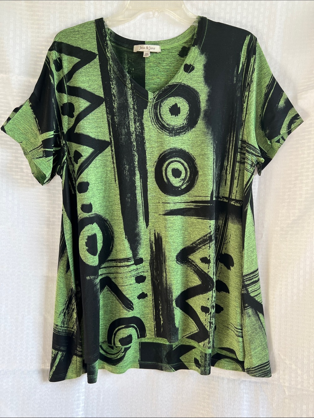 Jess & Jane Green and Black Abstract V-Neck Women's Top